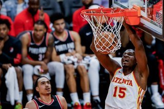 Capela (15) et les Hawks ont dominé Portland 120-106 mardi KEYSTONE/EPA/ERIK S. LESSER